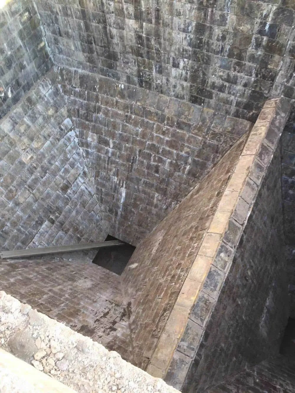 Basalt tiles for high-wear areas