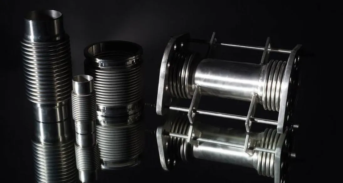 Metal expansion joints