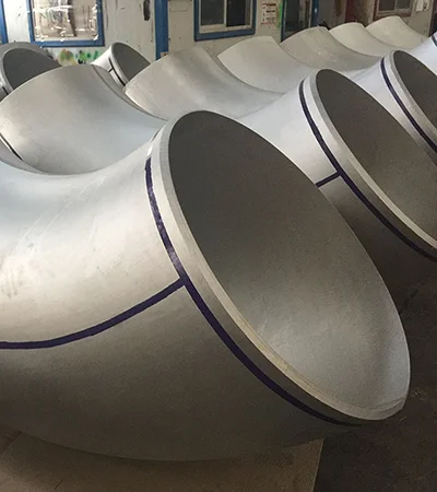 Large-diameter welding elbow